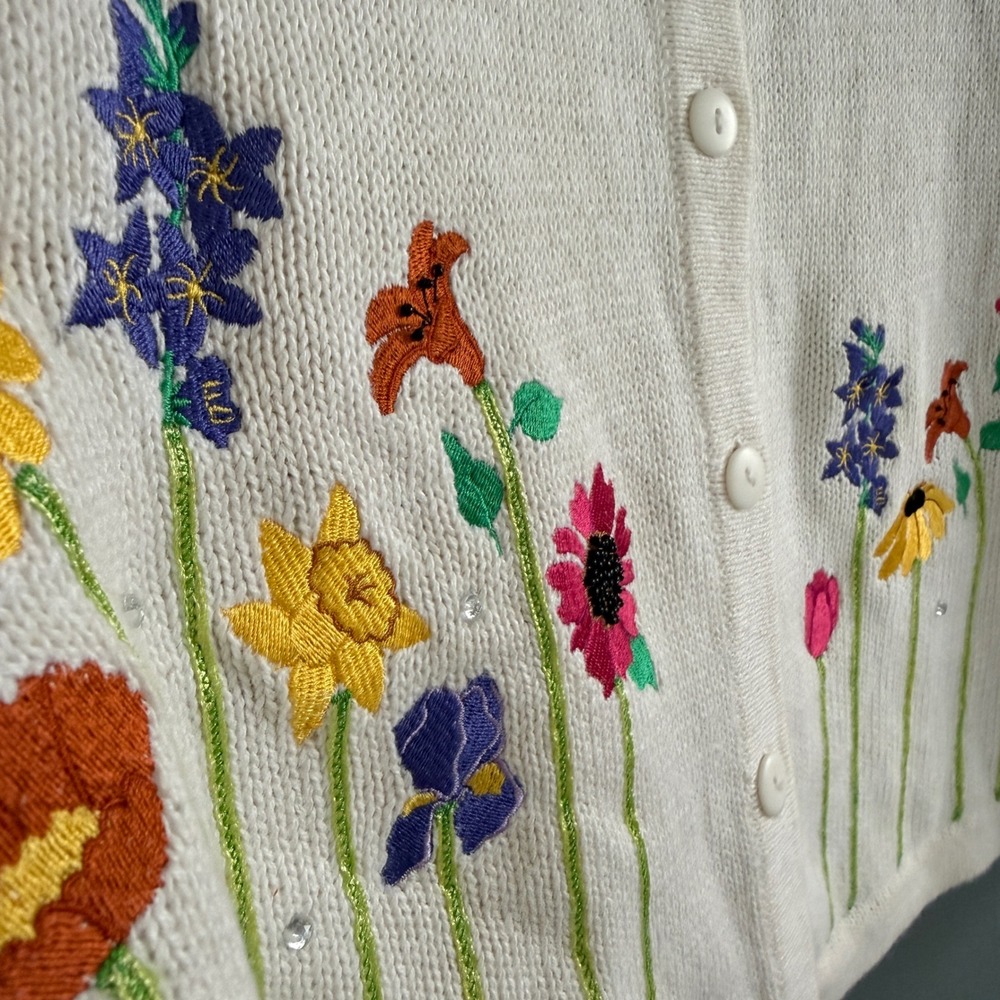 The Quacker Factory Cardigan Sweater M White Garden Floral Whimsical Embroidered - Picture 6 of 7
